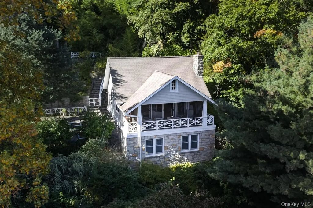 79 Tanglewylde Road, Lake Peekskill