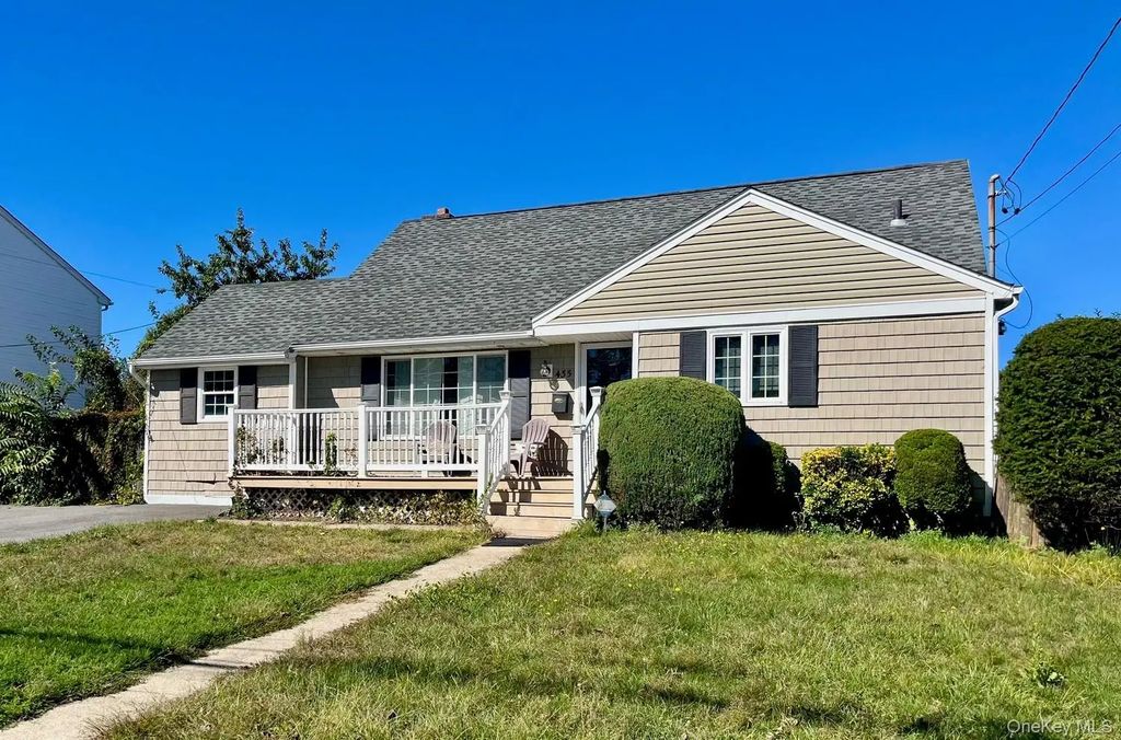 435 15th Street, West Babylon