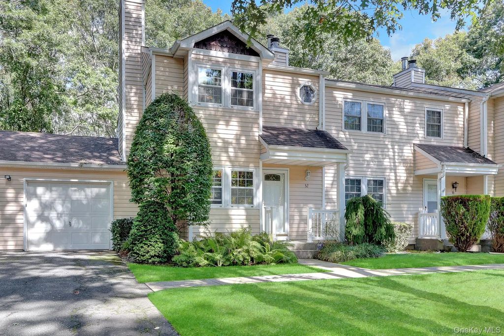 32 Huntington, Yaphank