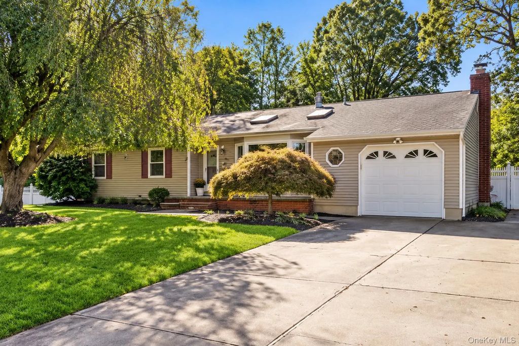 46 Cedar Street, Selden