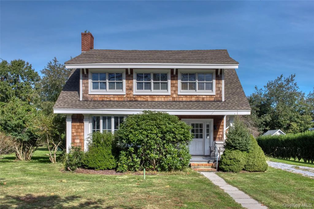 845 Orchard Street, Orient