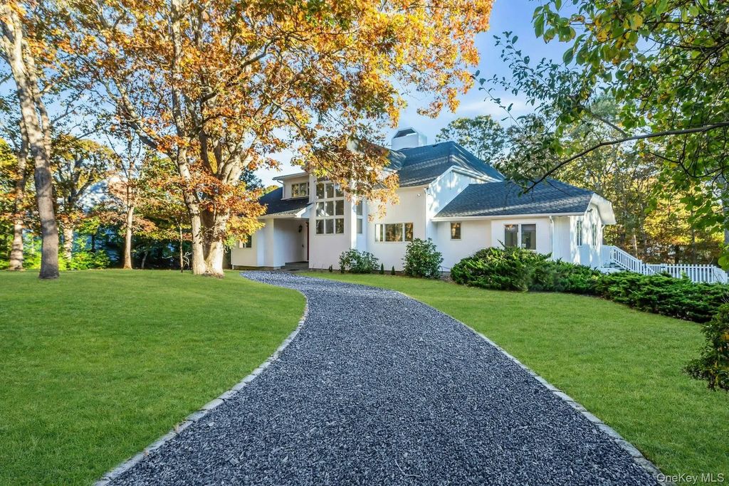 19 Bay Woods Drive, Hampton Bays