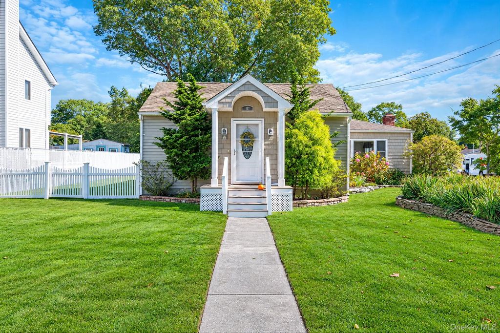 157 Abner Drive, Holtsville
