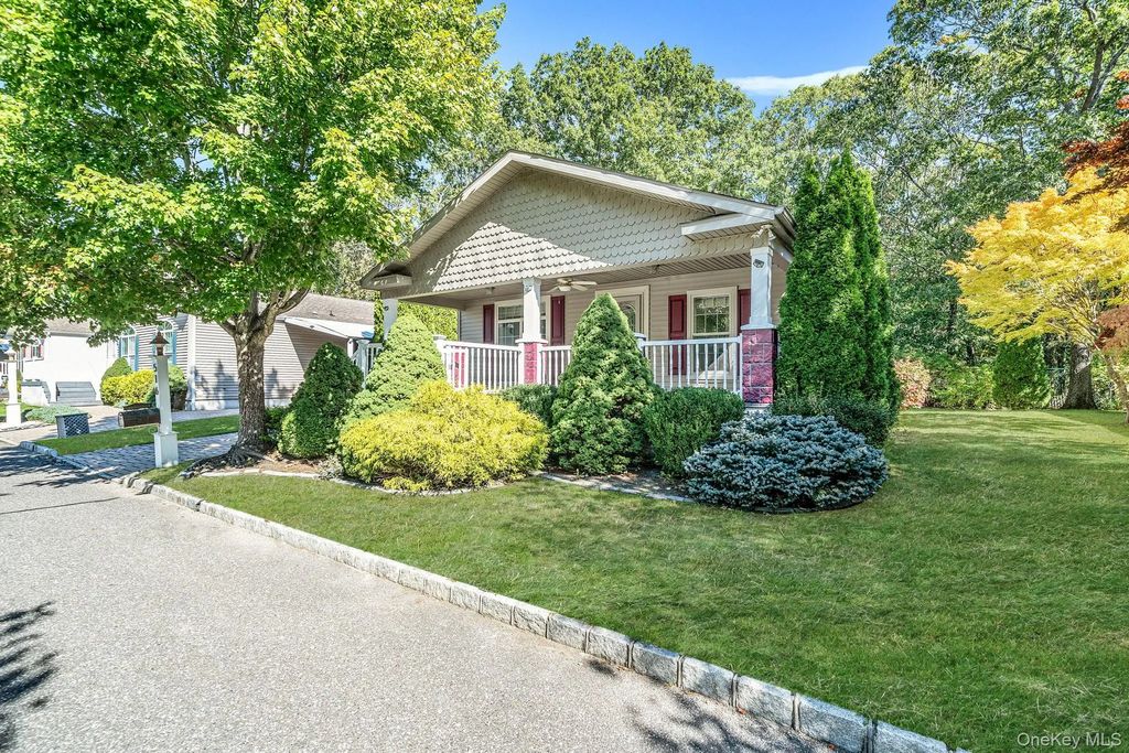 1661 Old Country Road # 516, Riverhead