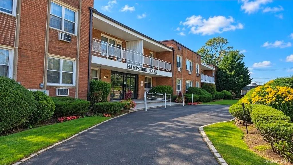 601 Chestnut # A-21, Cedarhurst