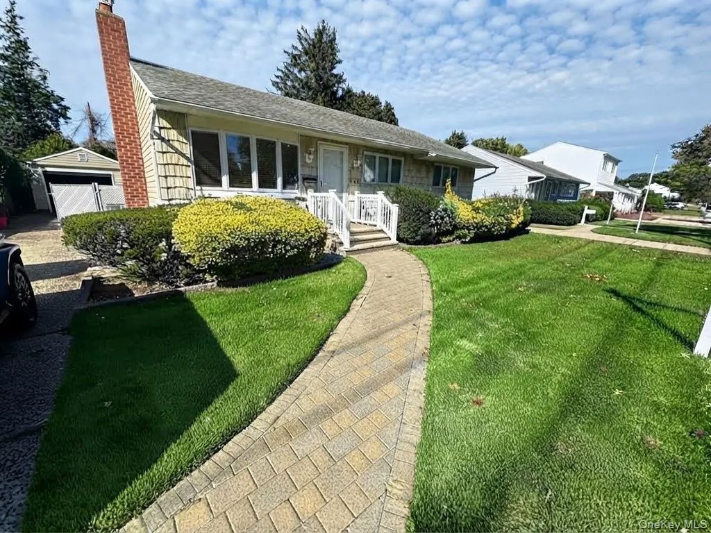 648 Dogwood Avenue, Franklin Square