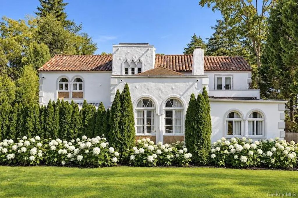 20 Shawnee Road, Scarsdale