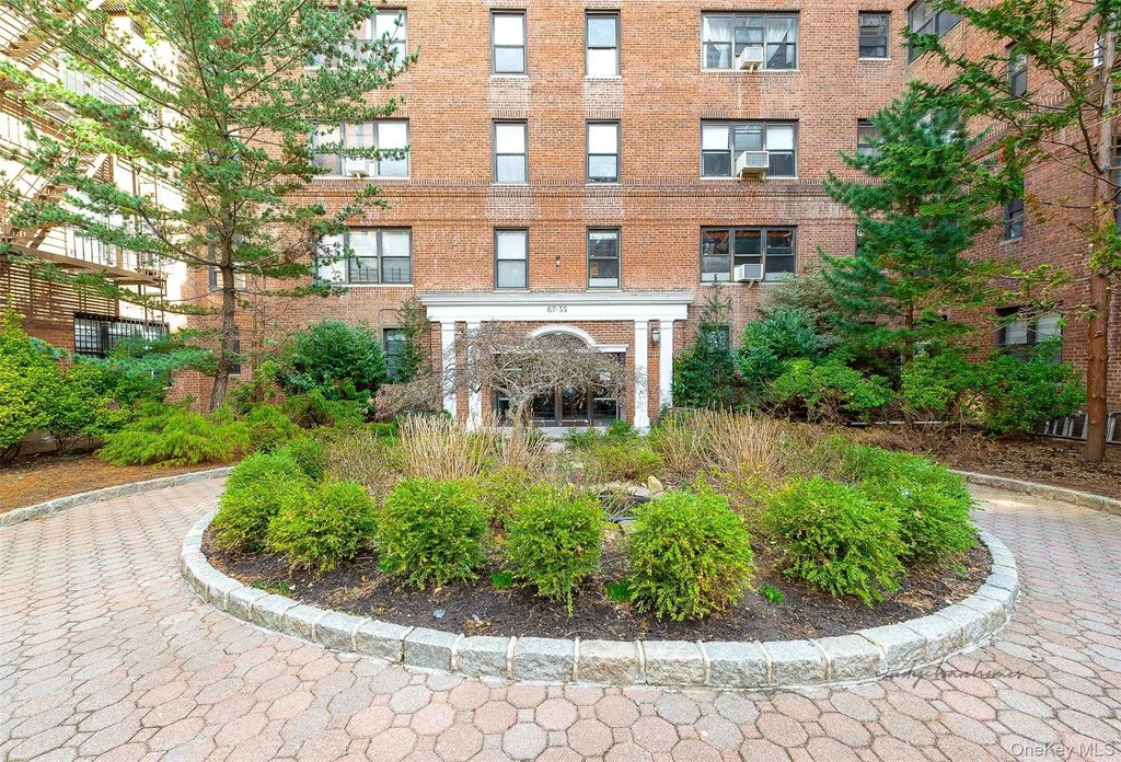 67-35 Yellowstone Boulevard # 4s, Forest Hills