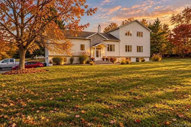 658 Waterbury Hill Road, Lagrangeville