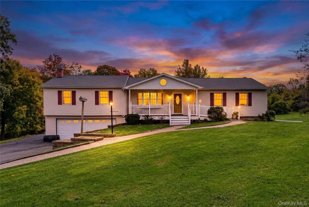 6 Overlook Drive, Pawling