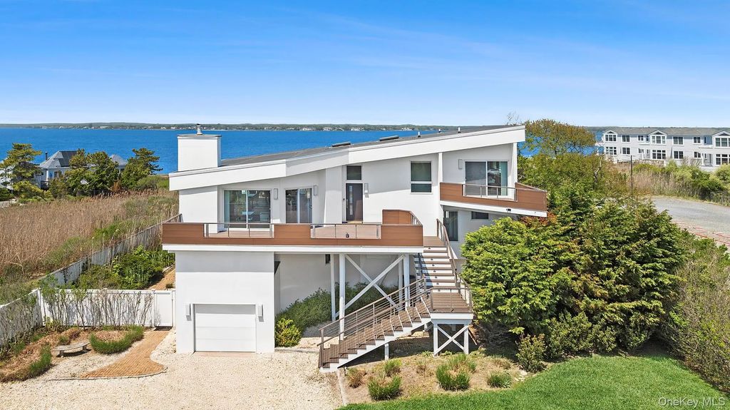 588 Dune Road, Westhampton