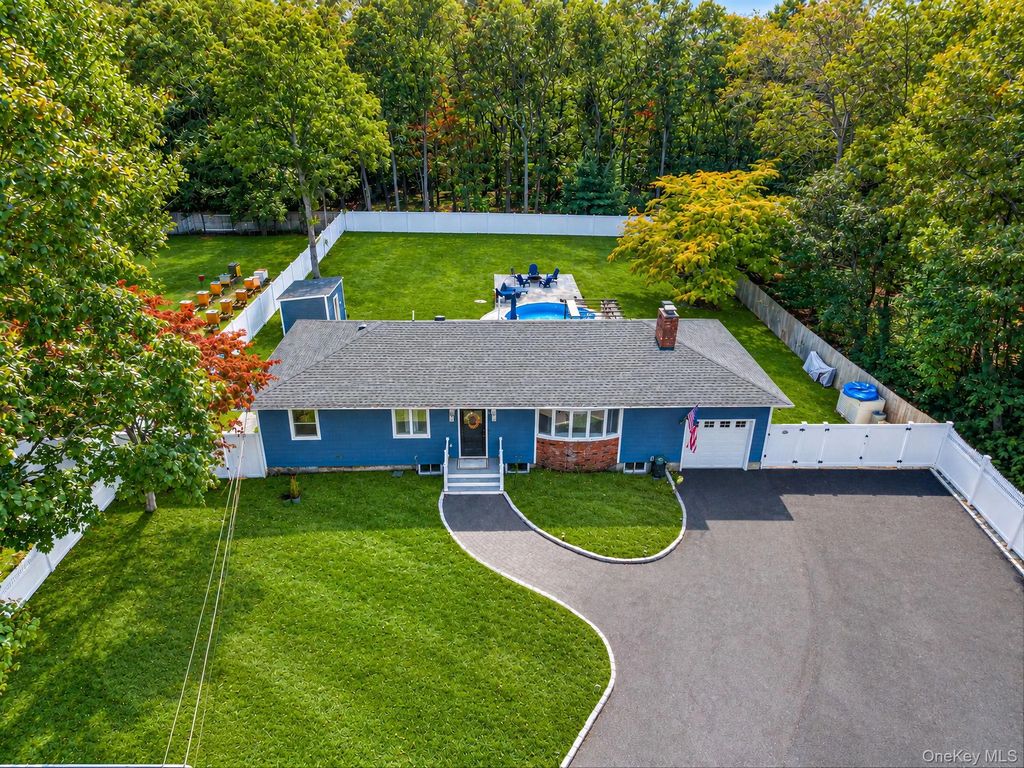20 Danbury Avenue, Patchogue