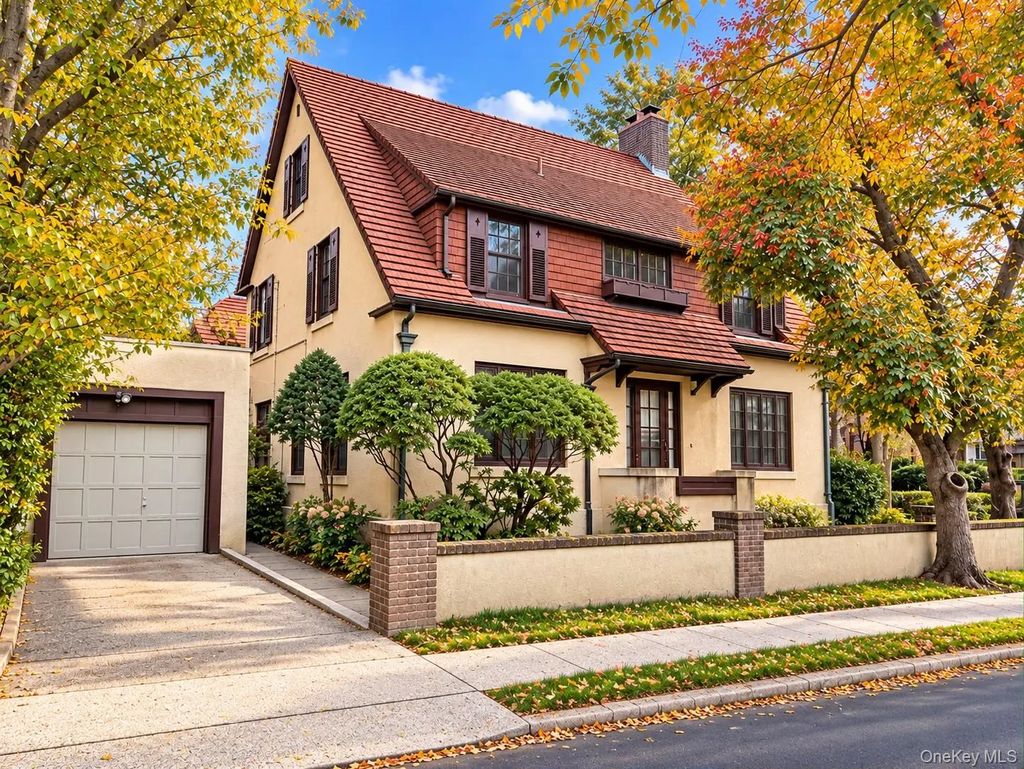 2 Ivy Close, Forest Hills