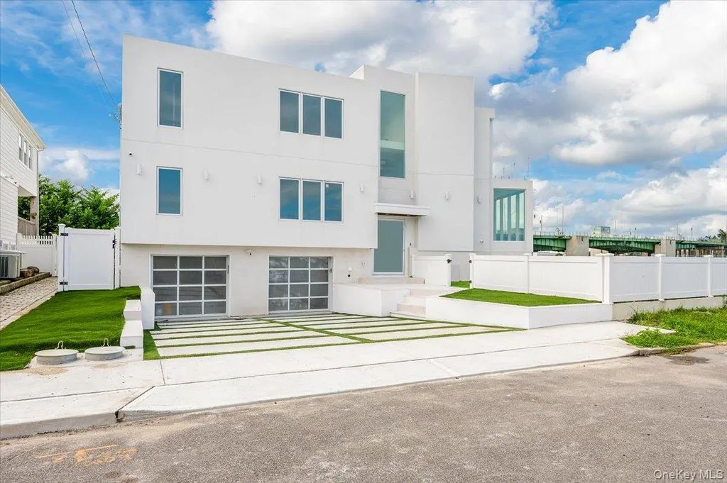 177 Albany Boulevard, Atlantic Beach