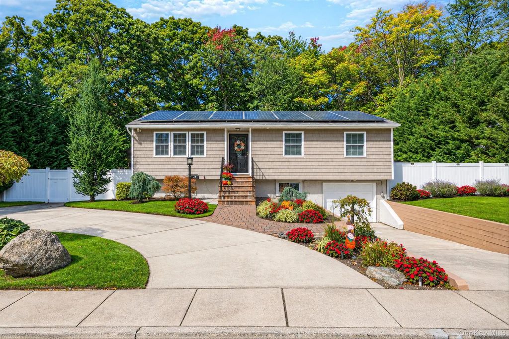 47 Mooney Pond Road, Selden