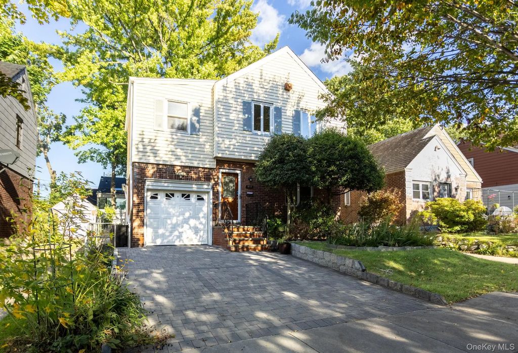 80-17 211th Street, Hollis Hills