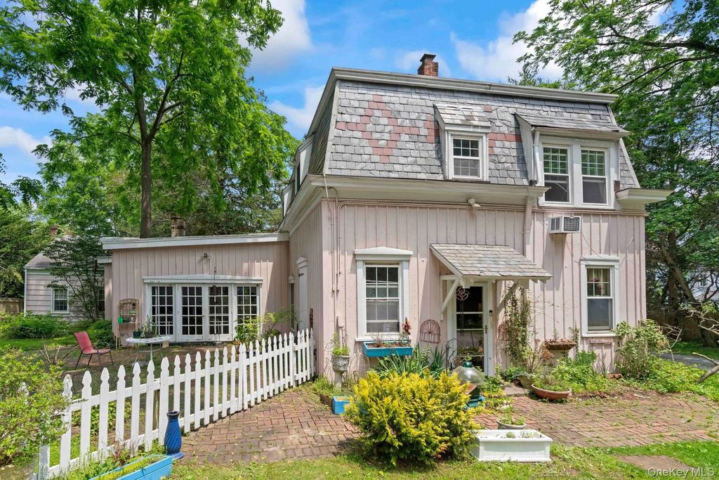 383 W Neck Road, Lloyd Harbor