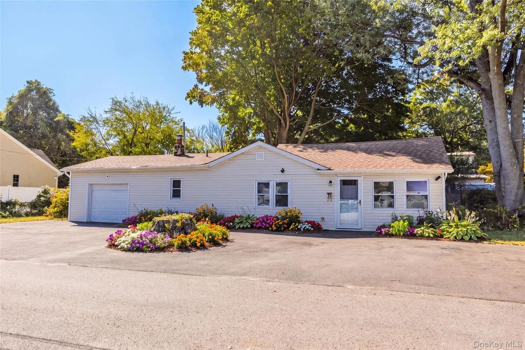 20 Buchanan Avenue, Wheatley Heights