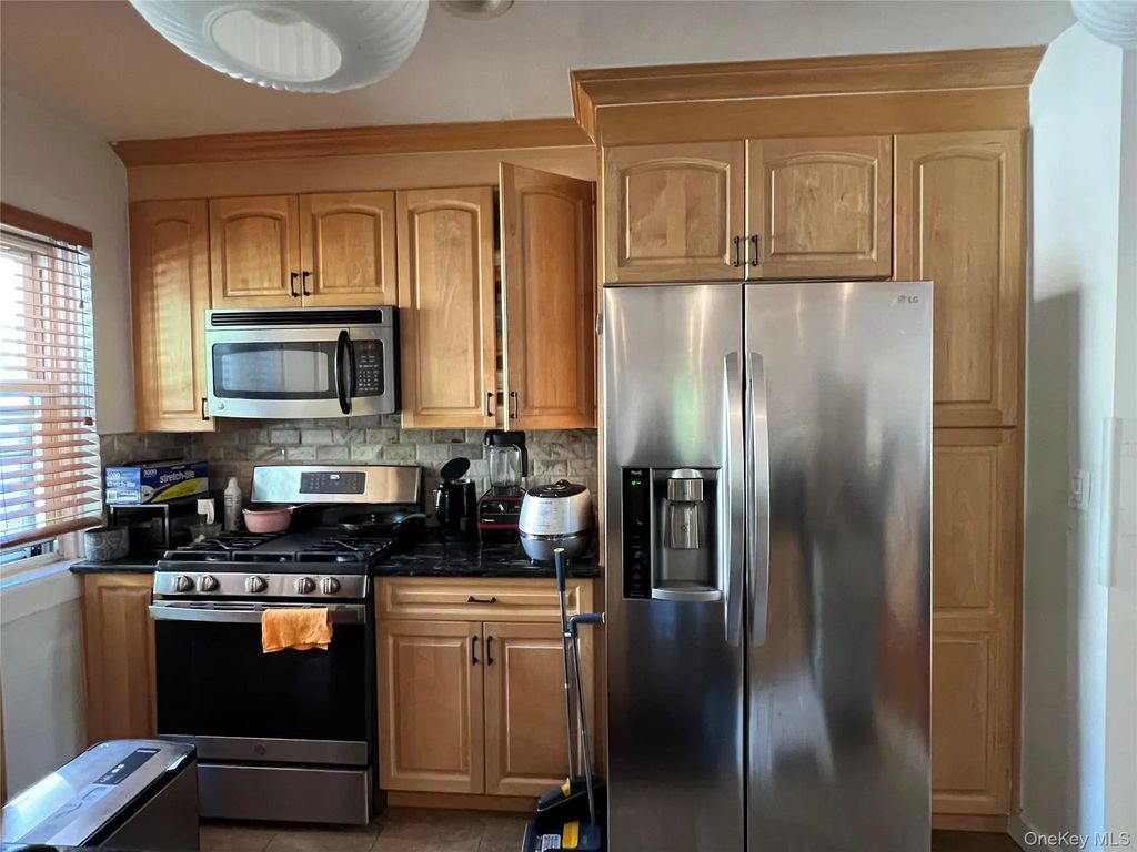 36-30 213th Street # 2b, Bayside