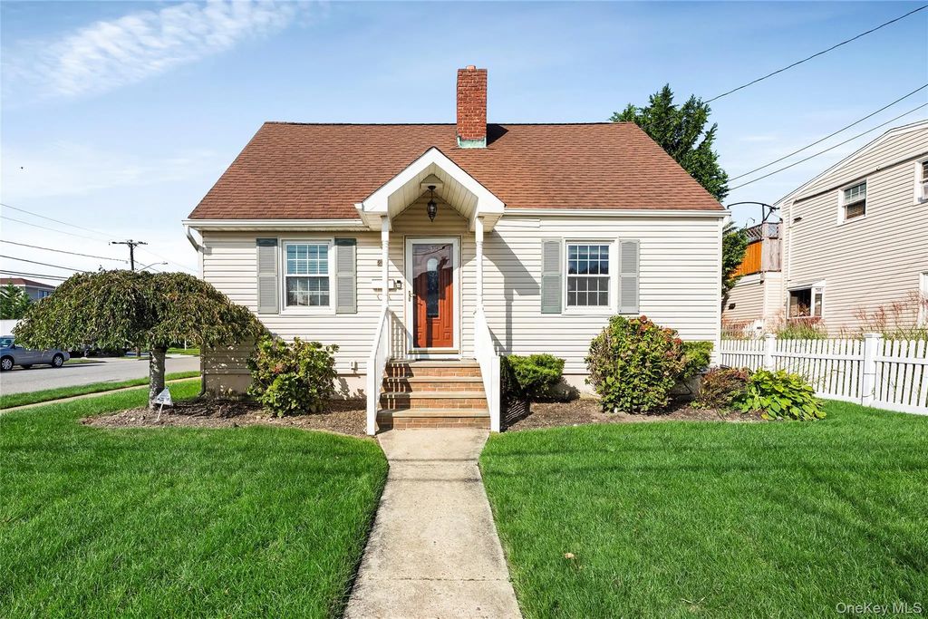 200 Forest Avenue, Massapequa