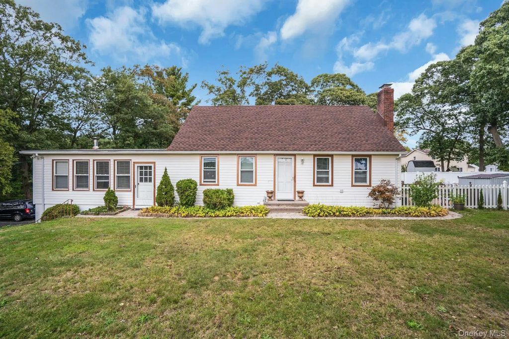 79 Wicks Road, Commack