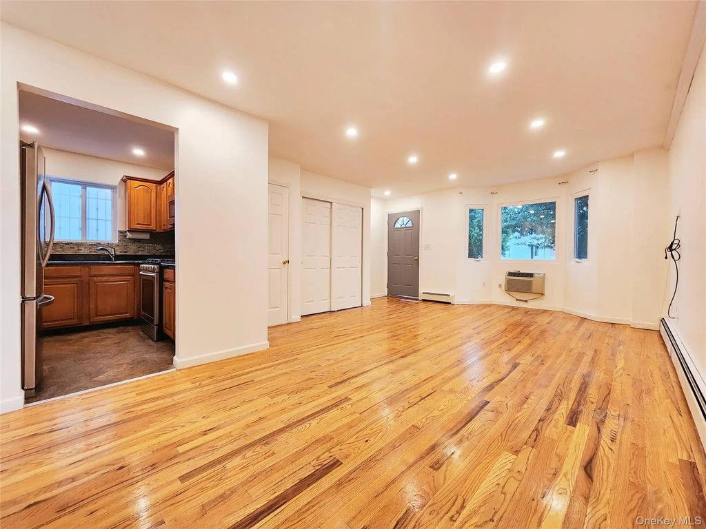 94-08 89 Avenue # 1st Fl, Woodhaven