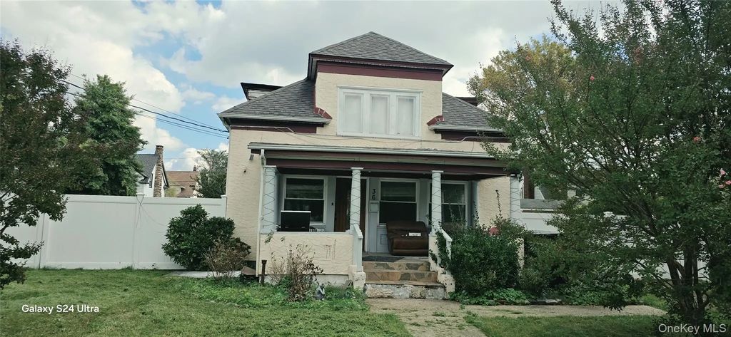 36 W Woodbine Drive, Freeport
