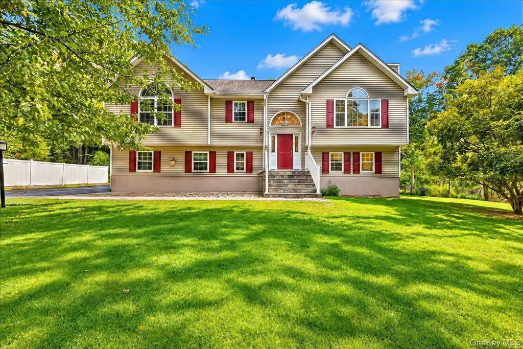 36 Troxell Trail, Carmel