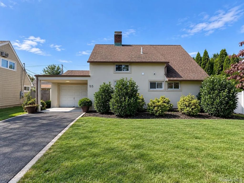 55 Acre Lane, Hicksville