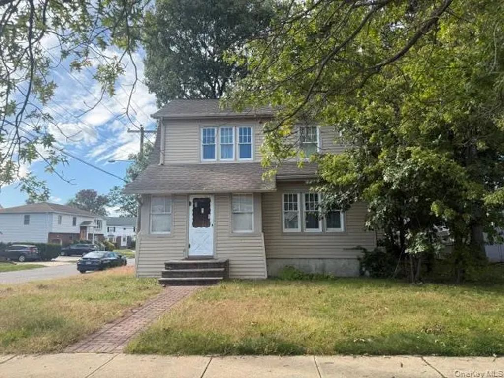 186 Rockaway Parkway, Valley Stream