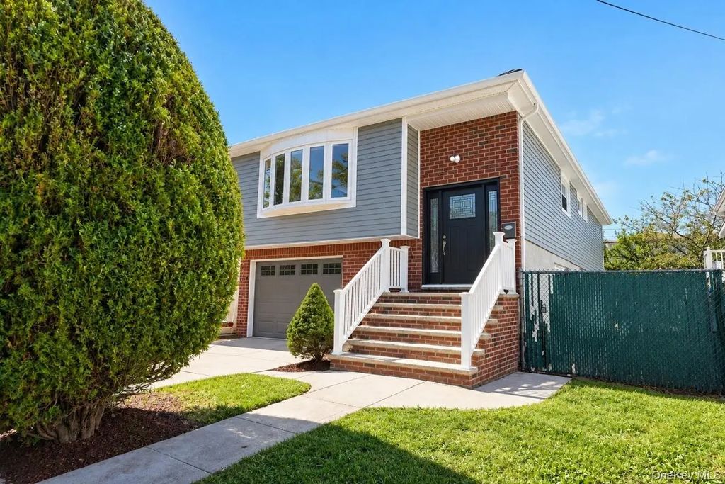33 Area Place, Staten Island
