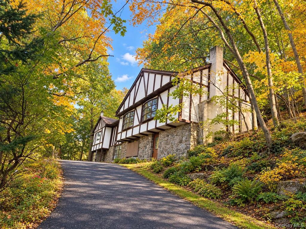 13 S Shore Drive, Middletown