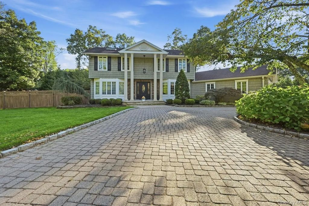 26 Astro Place, Dix Hills