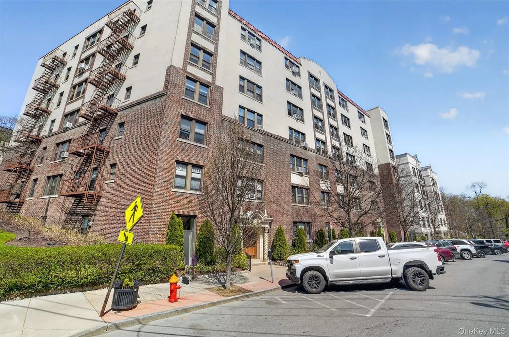 42 Pondfield Road W # 4 F, Bronxville