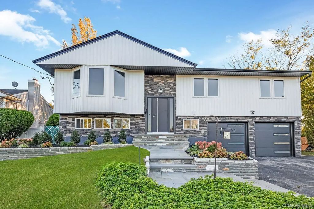 27 Clinton Lane, Hicksville