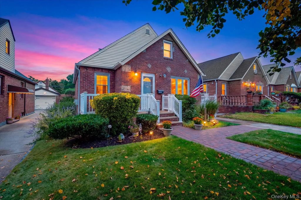 82-46 256th Street, Floral Park