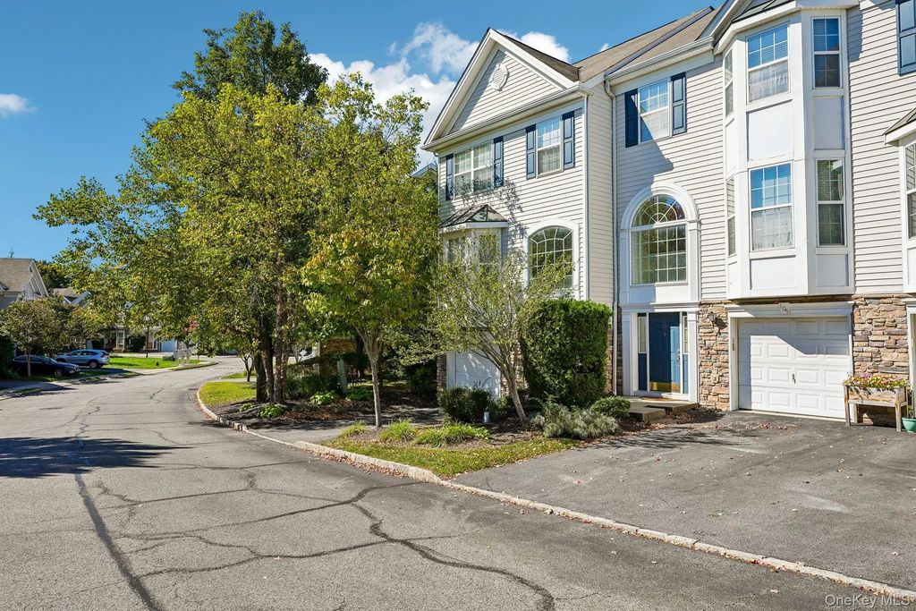 109 Barr Lane, Monroe