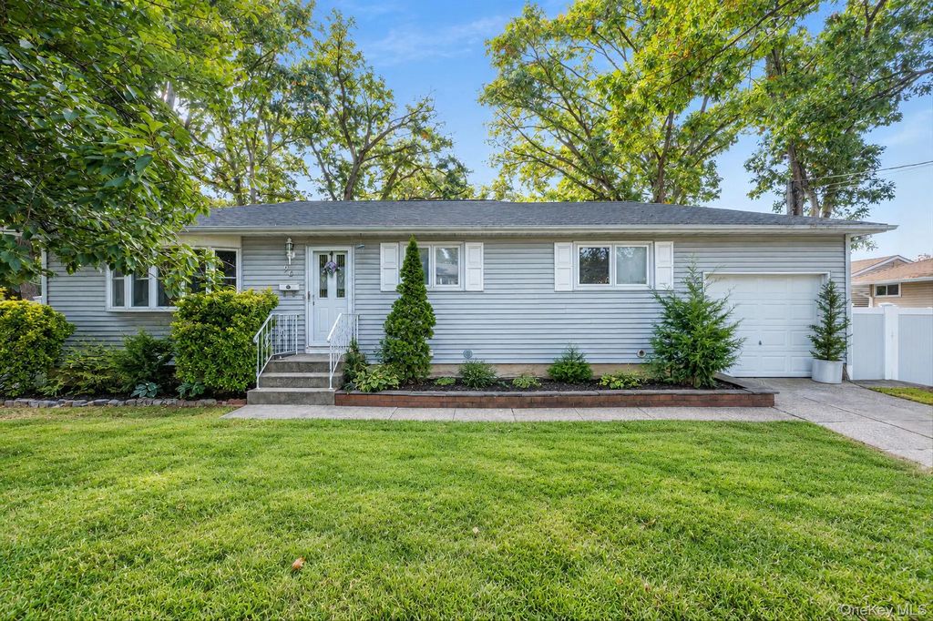 96 Central Avenue, Deer Park
