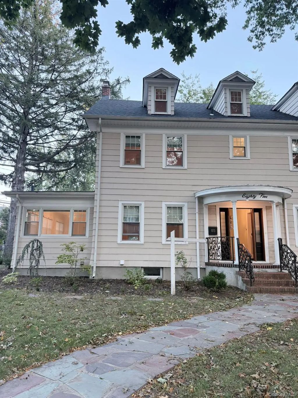 85 Violet Avenue, Floral Park