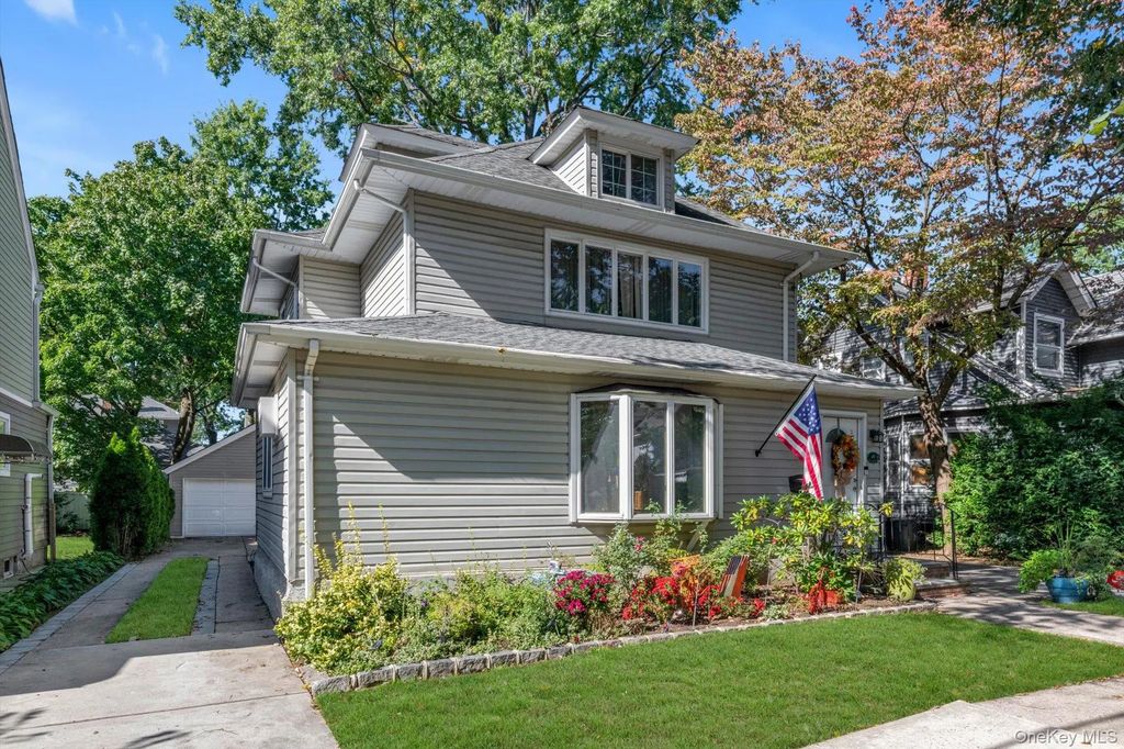 48 Emerson Avenue, Floral Park