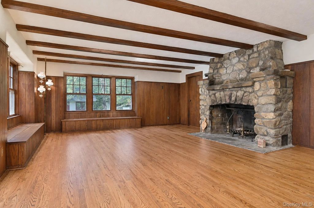 363 State Route 37 Ct, New Fairfield