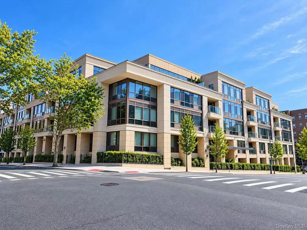 6405 Yellowstone Boulevard # Ph502, Forest Hills