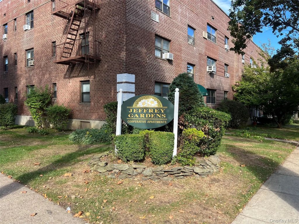 216-05 48th Avenue # 2c, Bayside