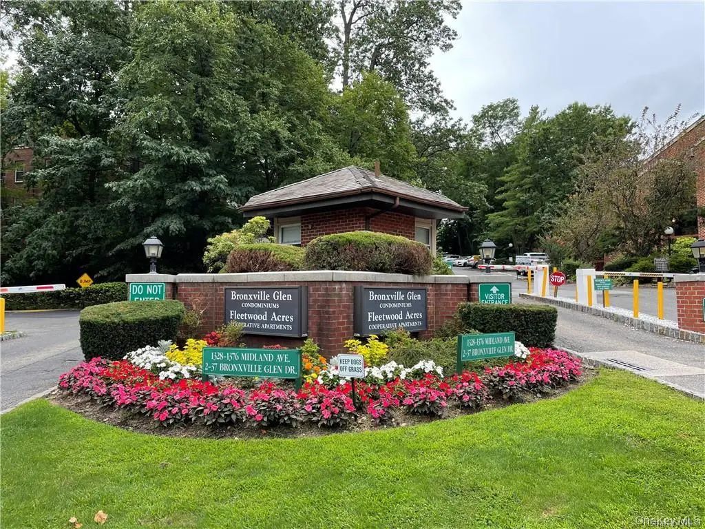 1374 Midland Avenue # 402, Yonkers