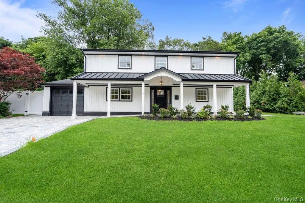 12 E Park Drive, Old Bethpage