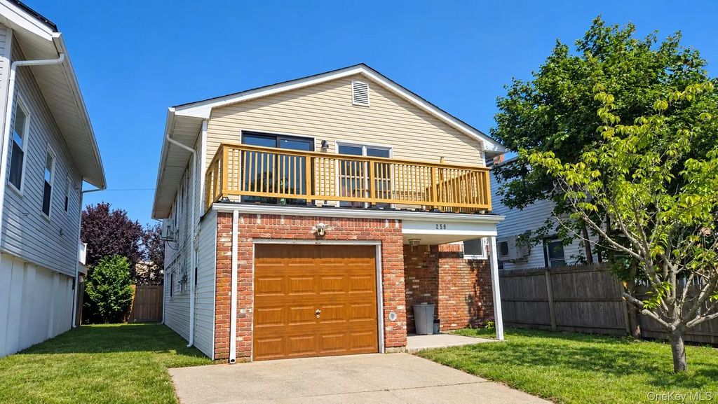 259 W Hudson Street, Long Beach