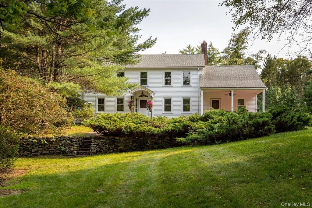 111 Upper Cherrytown Road, Kerhonkson