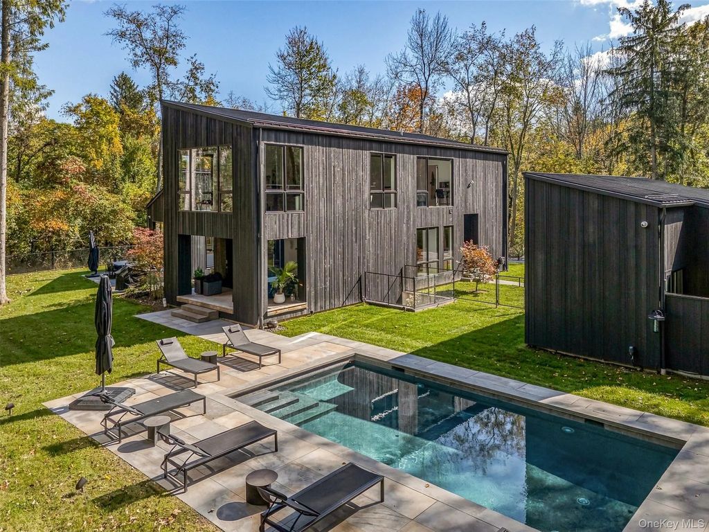 40 Old Sycamore Lane, Red Hook