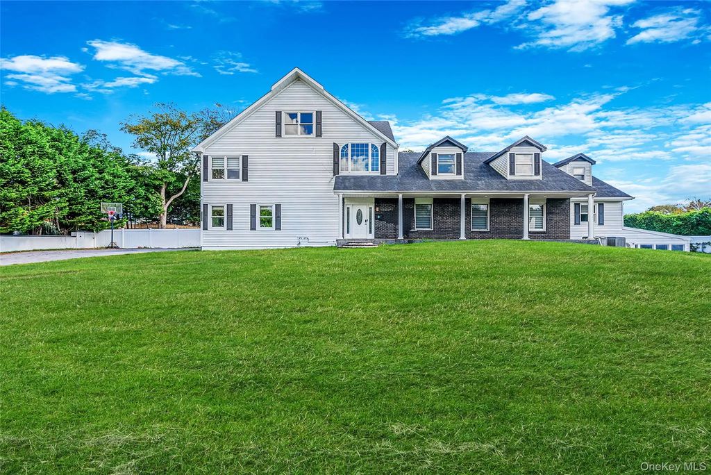345 Durkee Lane, East Patchogue