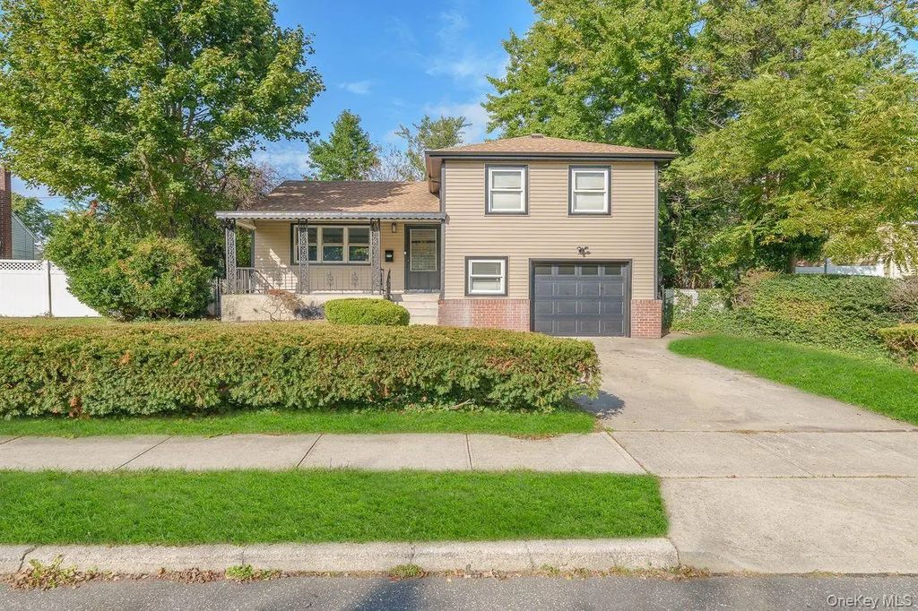 20 Ford Drive S, Massapequa